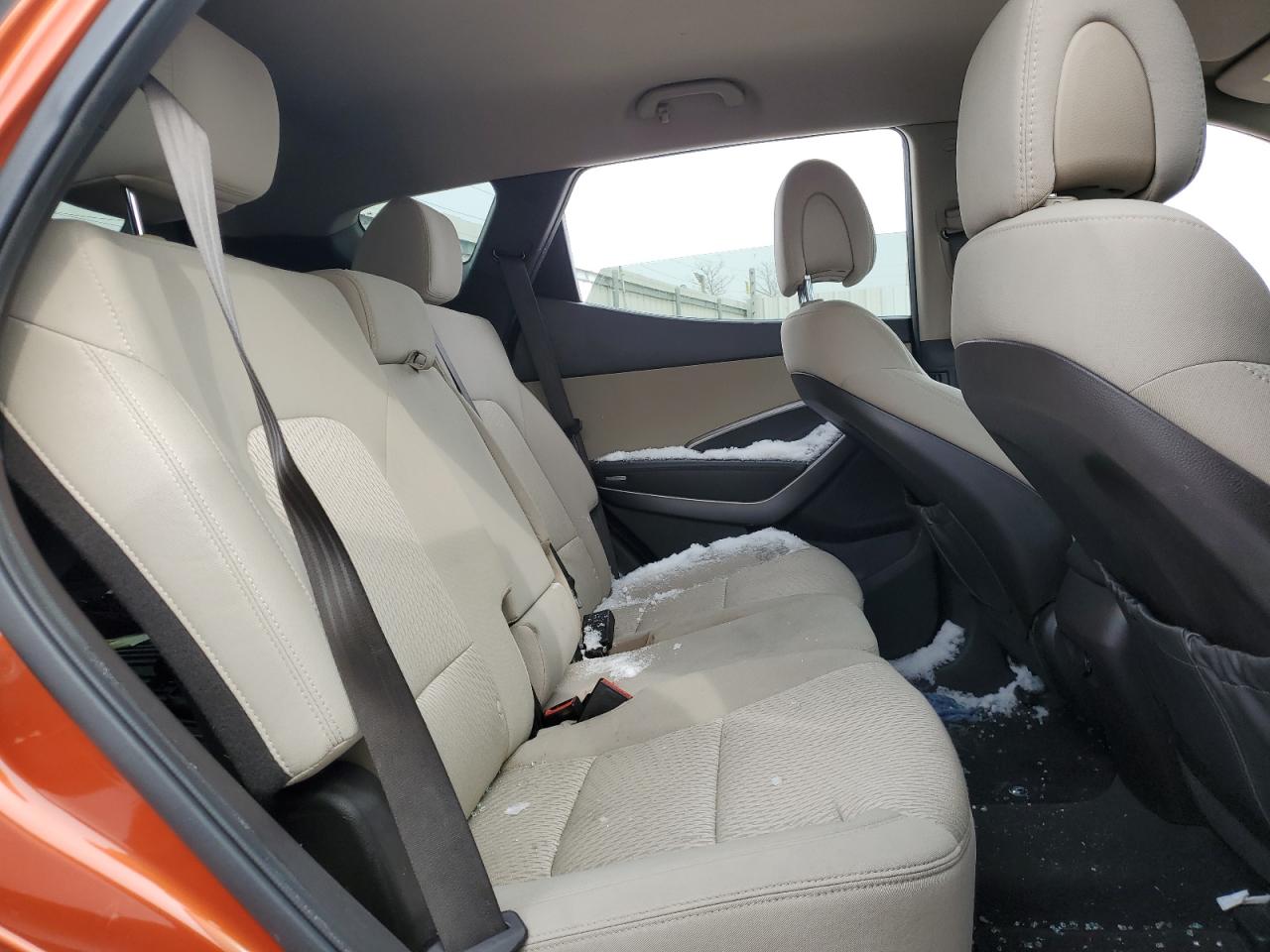 2015 Hyundai Santa Fe - Image 11