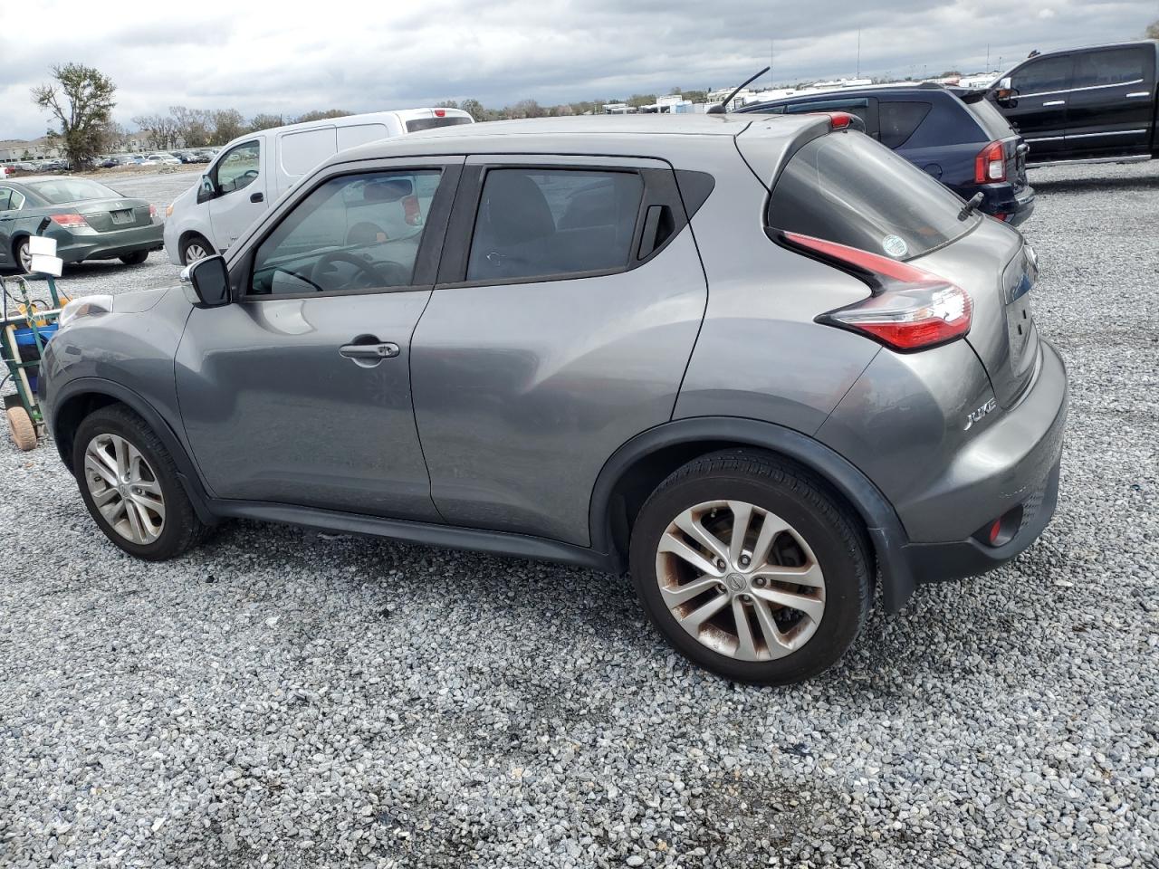 2015 Nissan Juke - Image 2