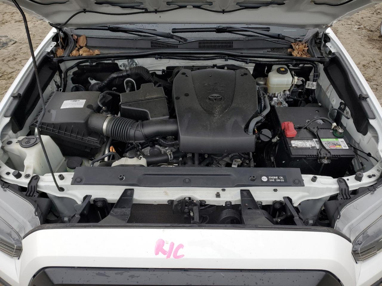 2018 Toyota Tacoma - Image 11