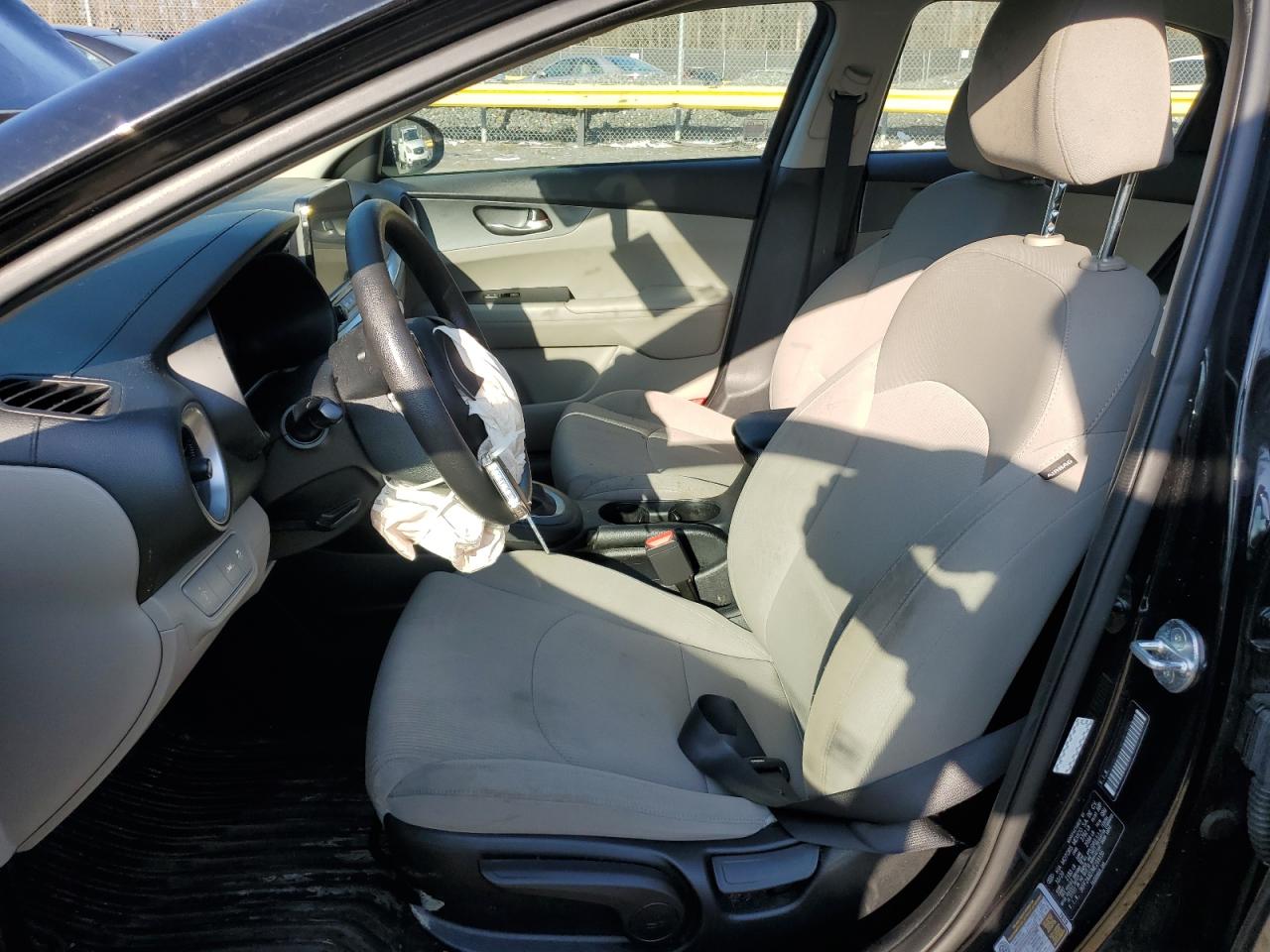 2021 Kia Forte - Image 7