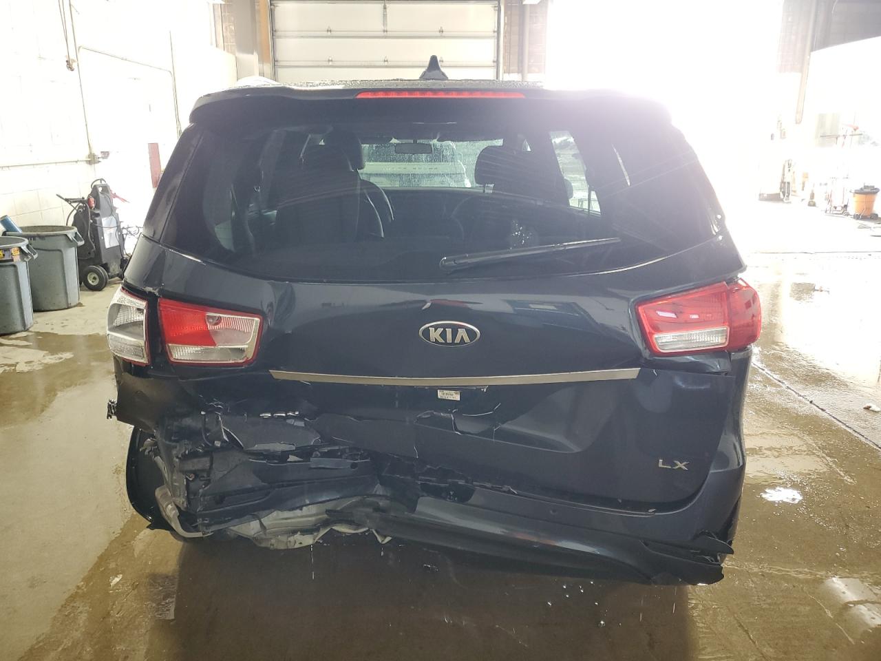 2016 Kia Sedona - Image 6