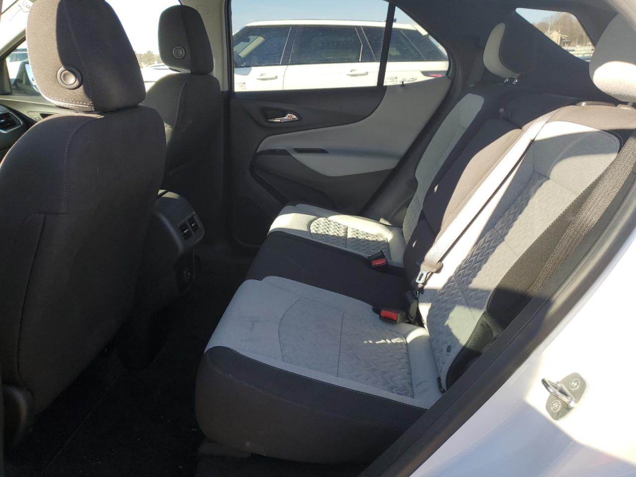 2022 Chevrolet Equinox - Image 11