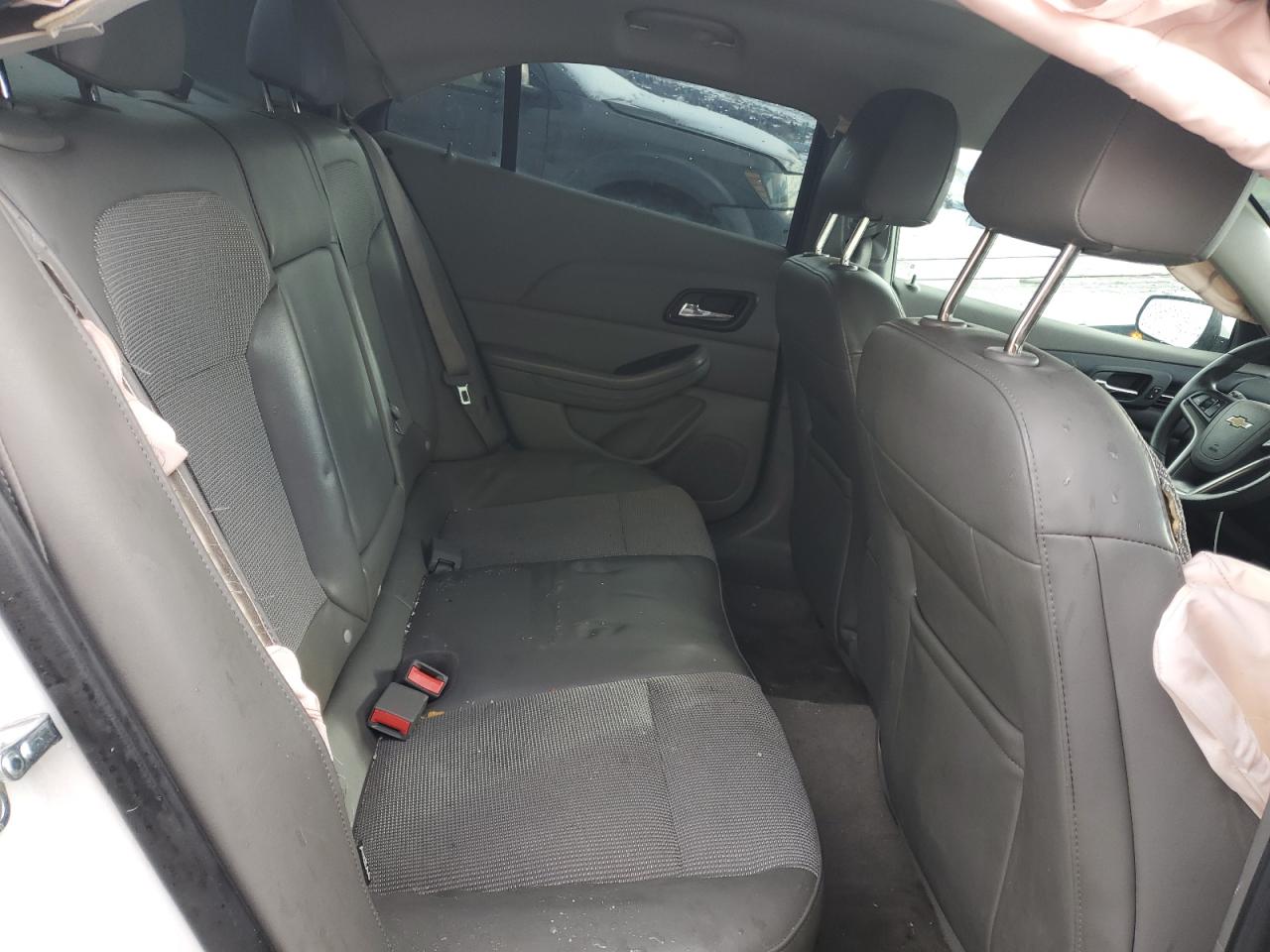 2015 Chevrolet Malibu - Image 10