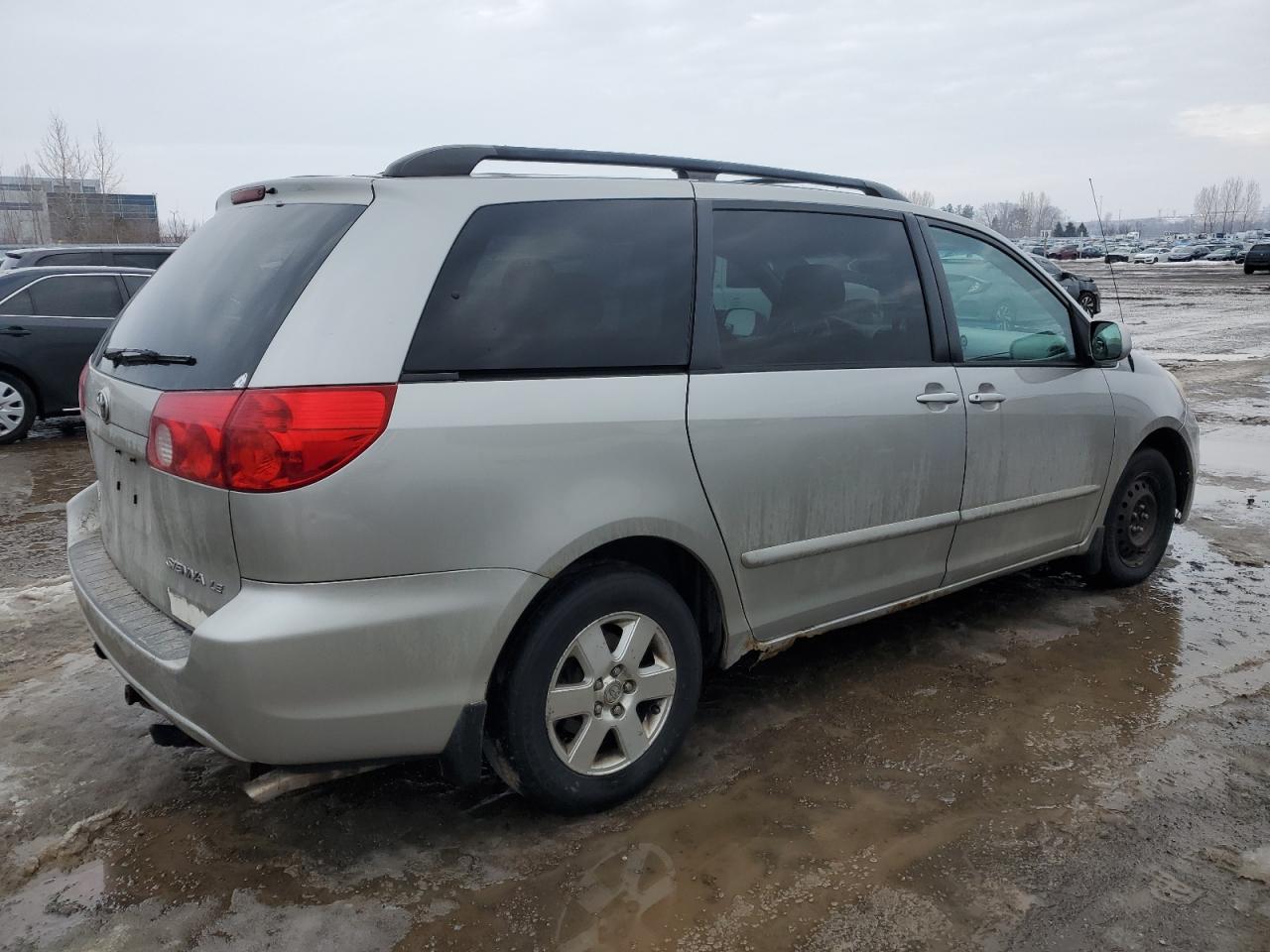 2008 Toyota Sienna - Image 3