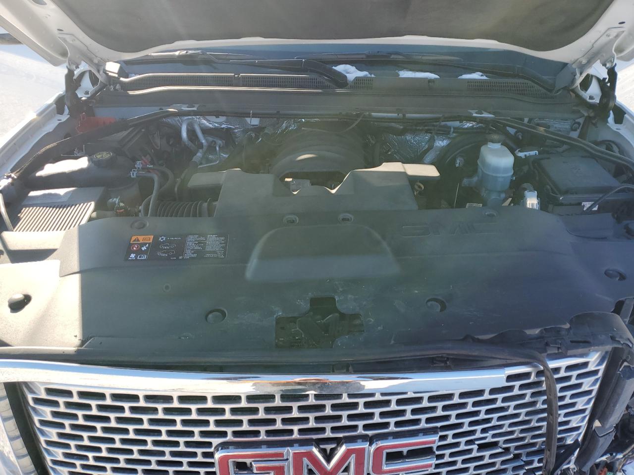 2016 GMC Yukon - Image 14