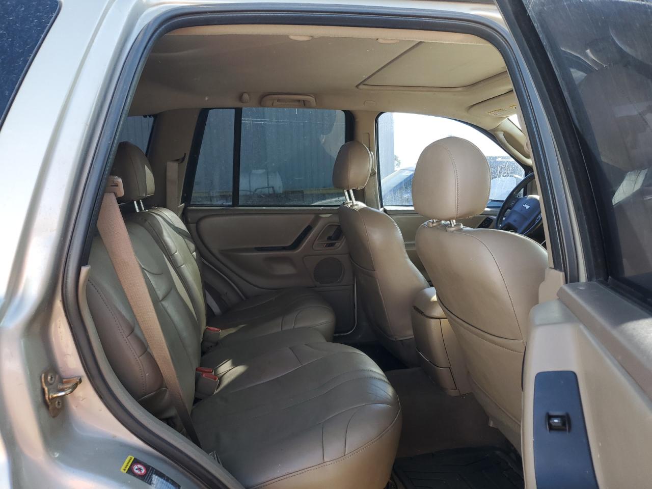 2004 Jeep Grand Cherokee - Image 10