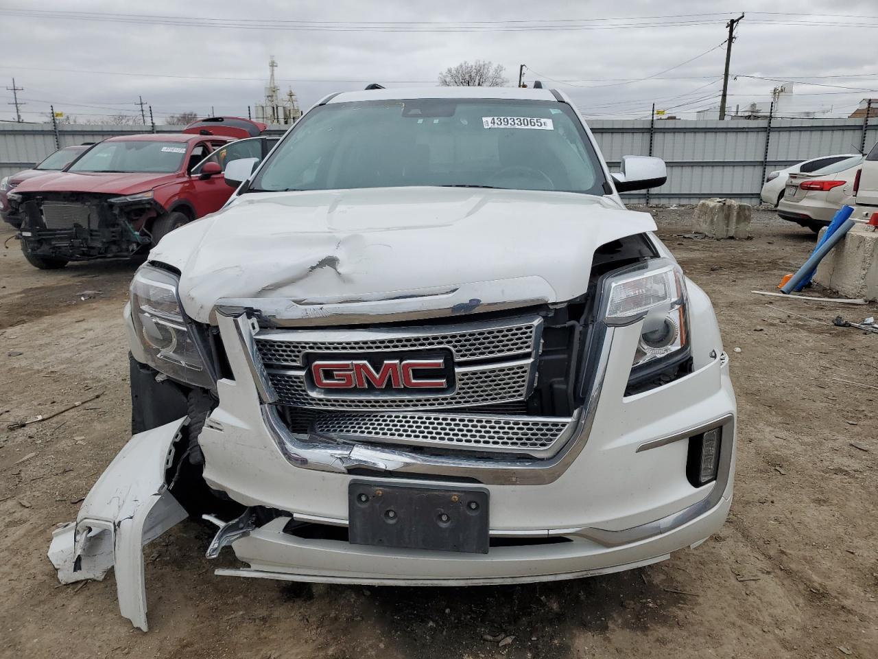 2017 GMC Terrain - Image 5