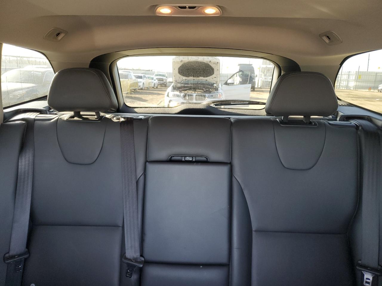 2016 Volvo XC60 - Image 10