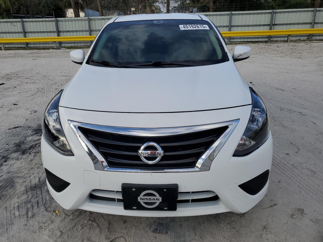 2015 Nissan Versa - Image 5