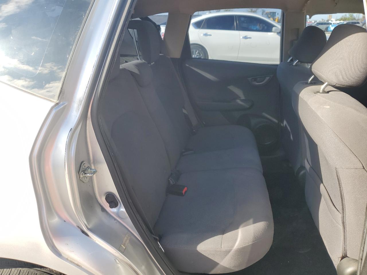 2012 Honda Fit - Image 11