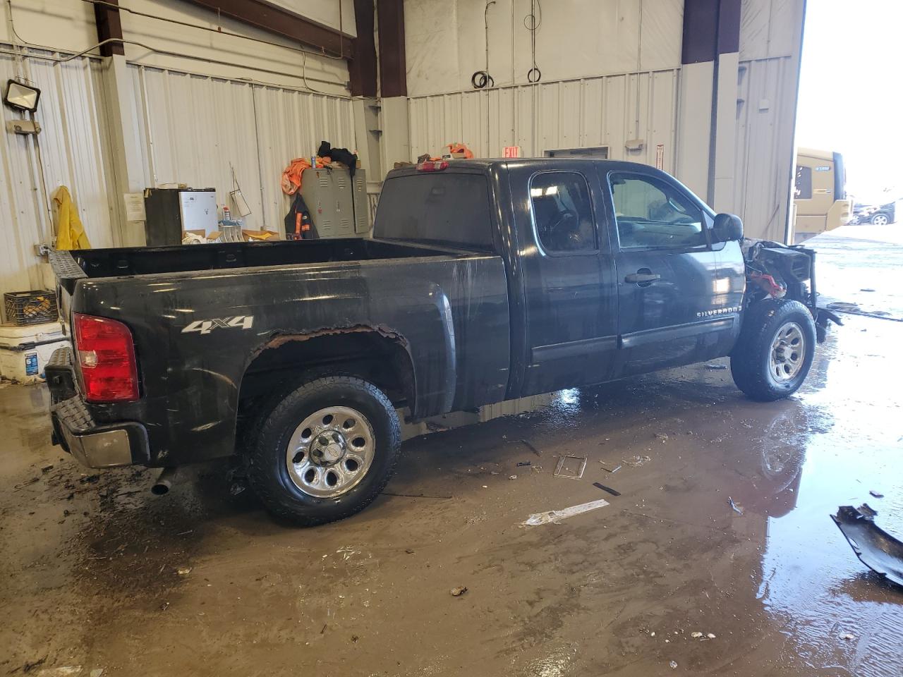 2009 Chevrolet Silverado - Image 3