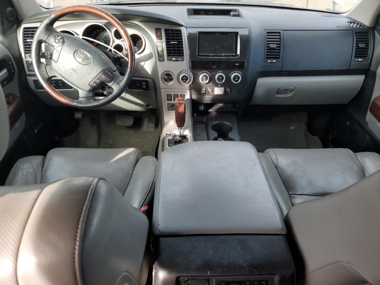 2011 Toyota Sequoia - Image 8