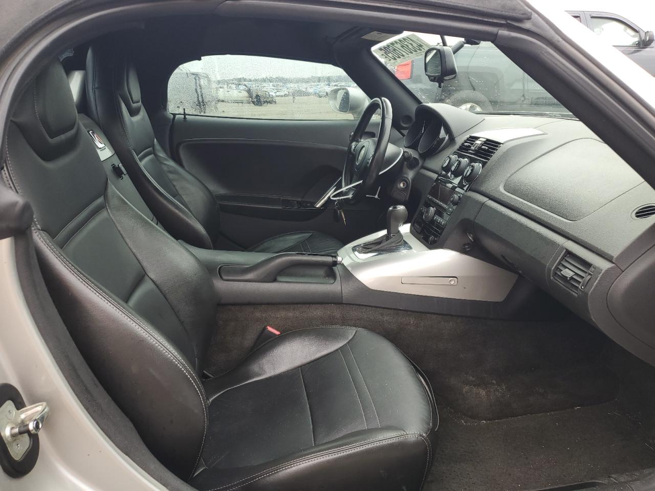 2008 Saturn Sky - Image 10