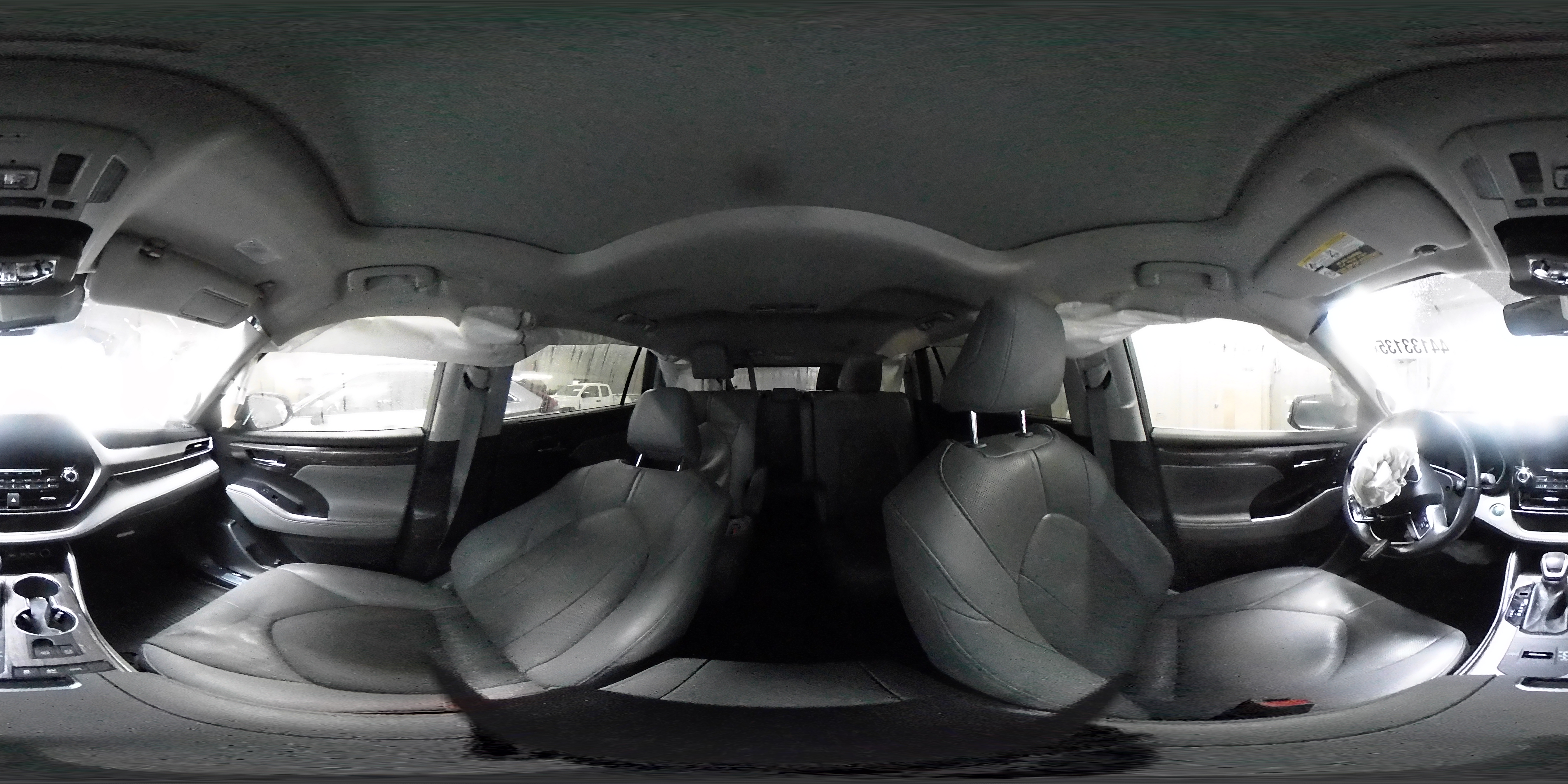 2021 Toyota Highlander - Image 15
