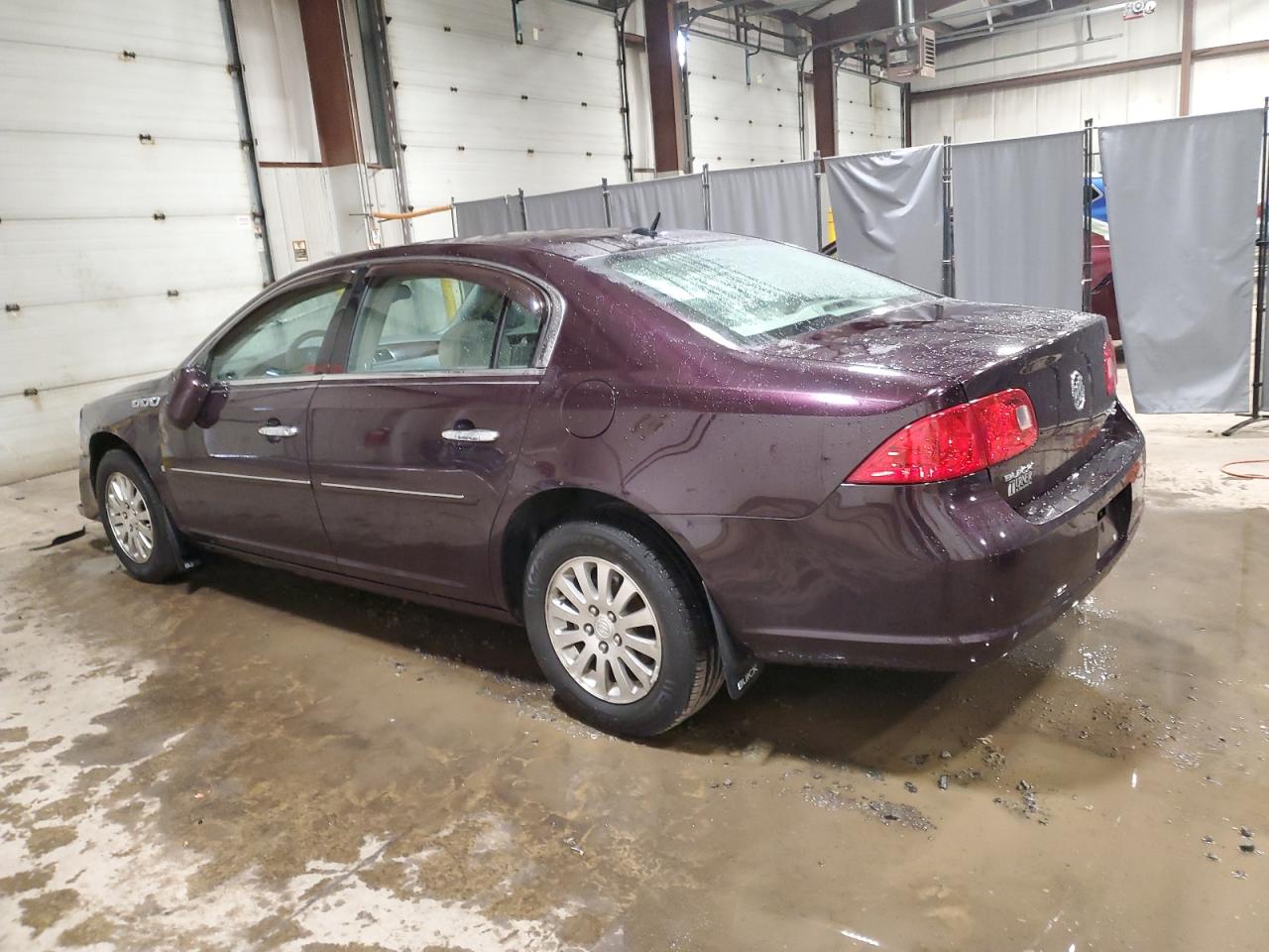 2008 Buick Lucerne - Image 2
