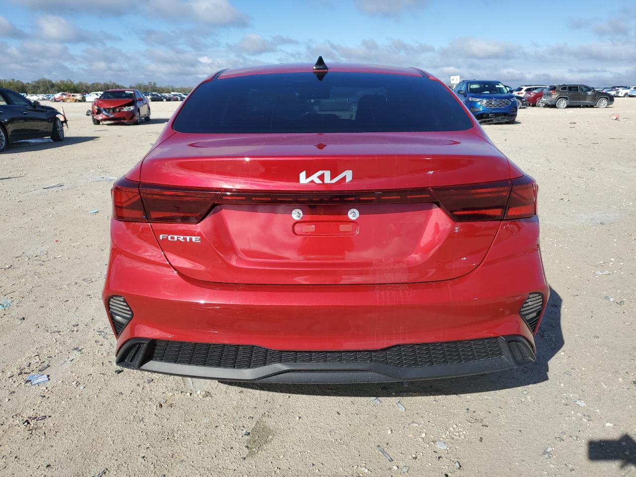 2022 Kia Forte - Image 6