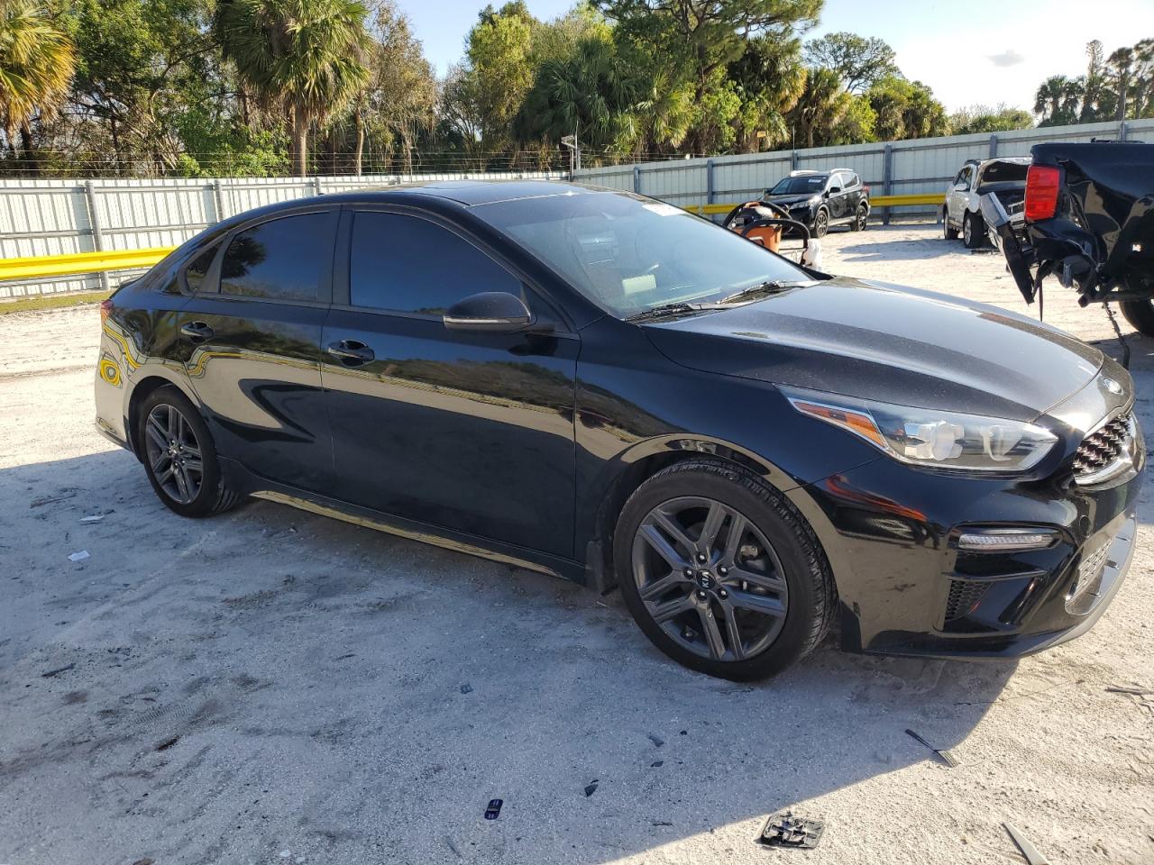 2021 Kia Forte - Image 4