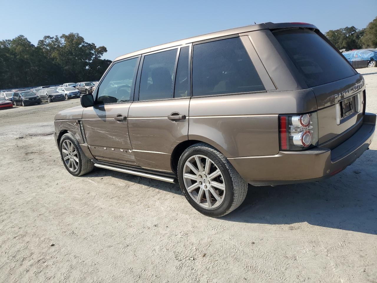 2010 Land Rover Range Rover - Image 2