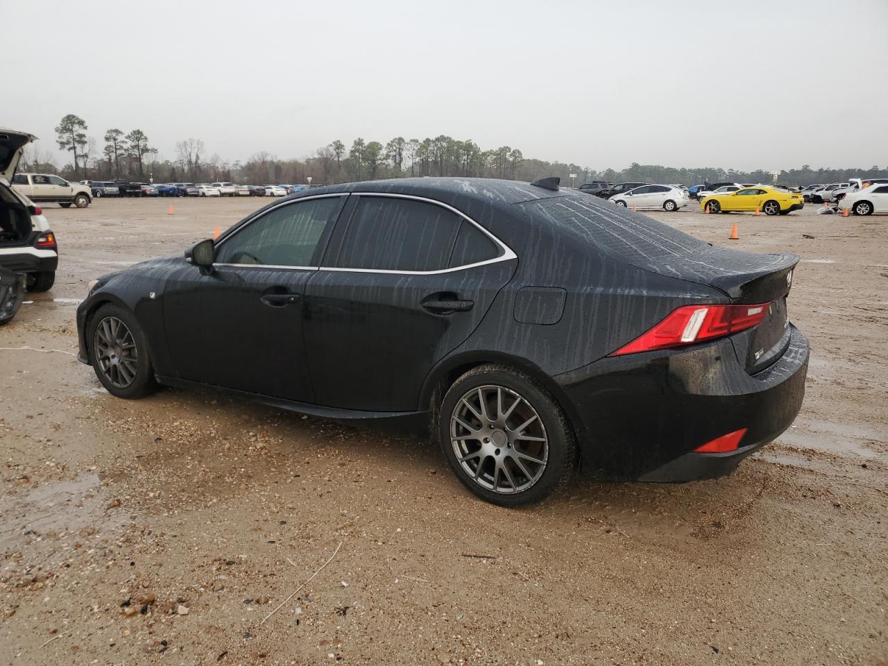 2016 Lexus IS - Image 2