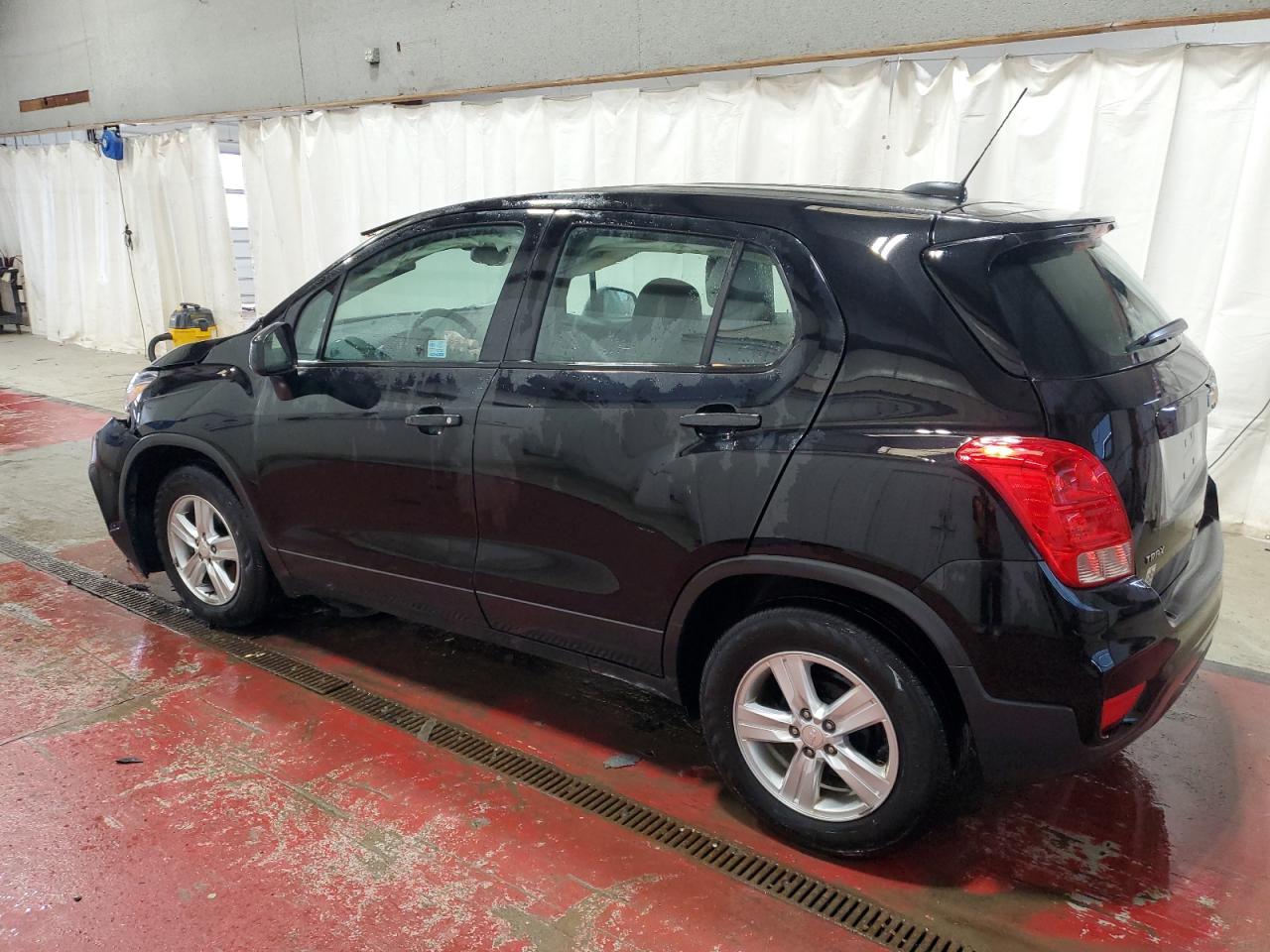 2019 Chevrolet Trax - Image 2