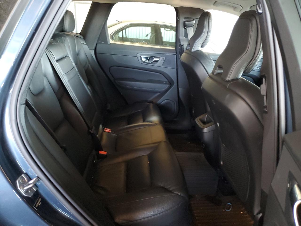 2021 Volvo XC60 - Image 11
