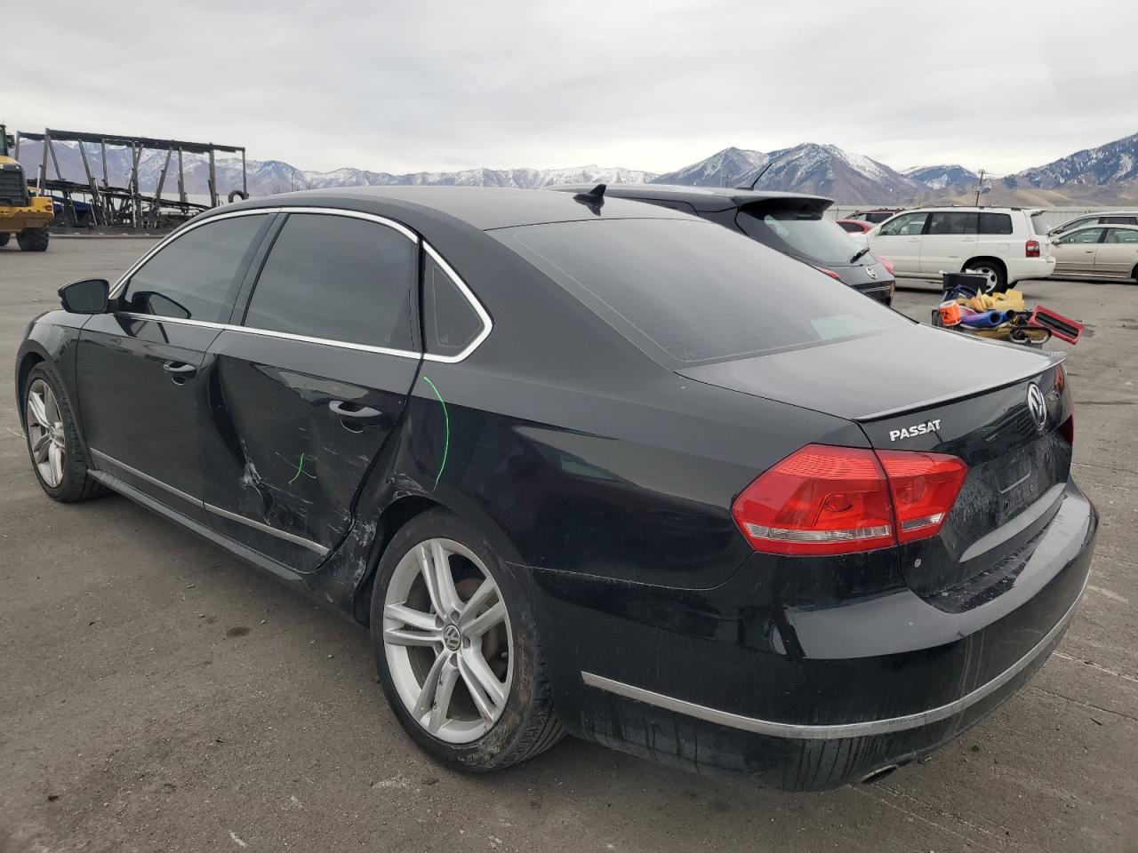 2015 Volkswagen Passat - Image 2