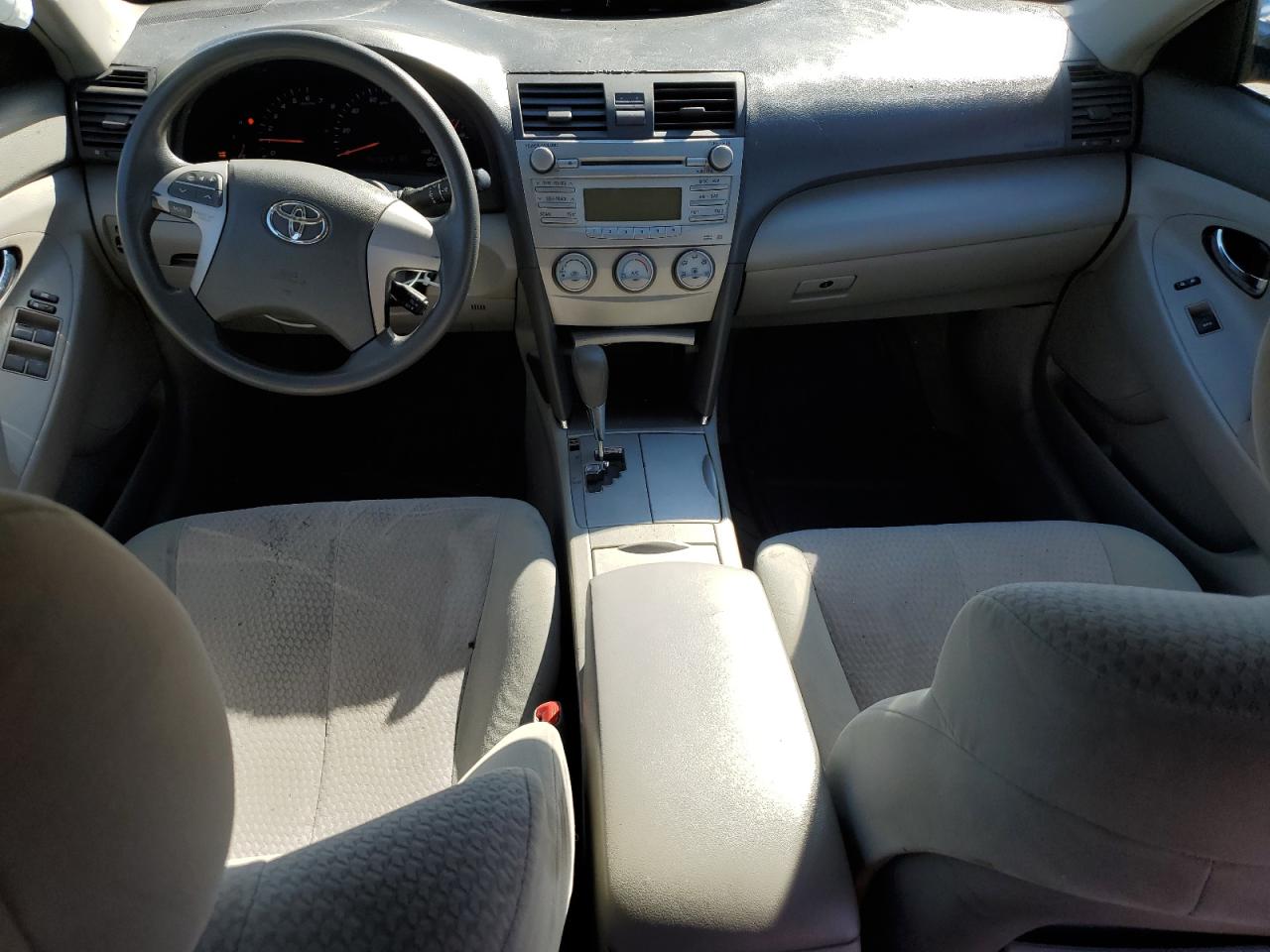2010 Toyota Camry - Image 8