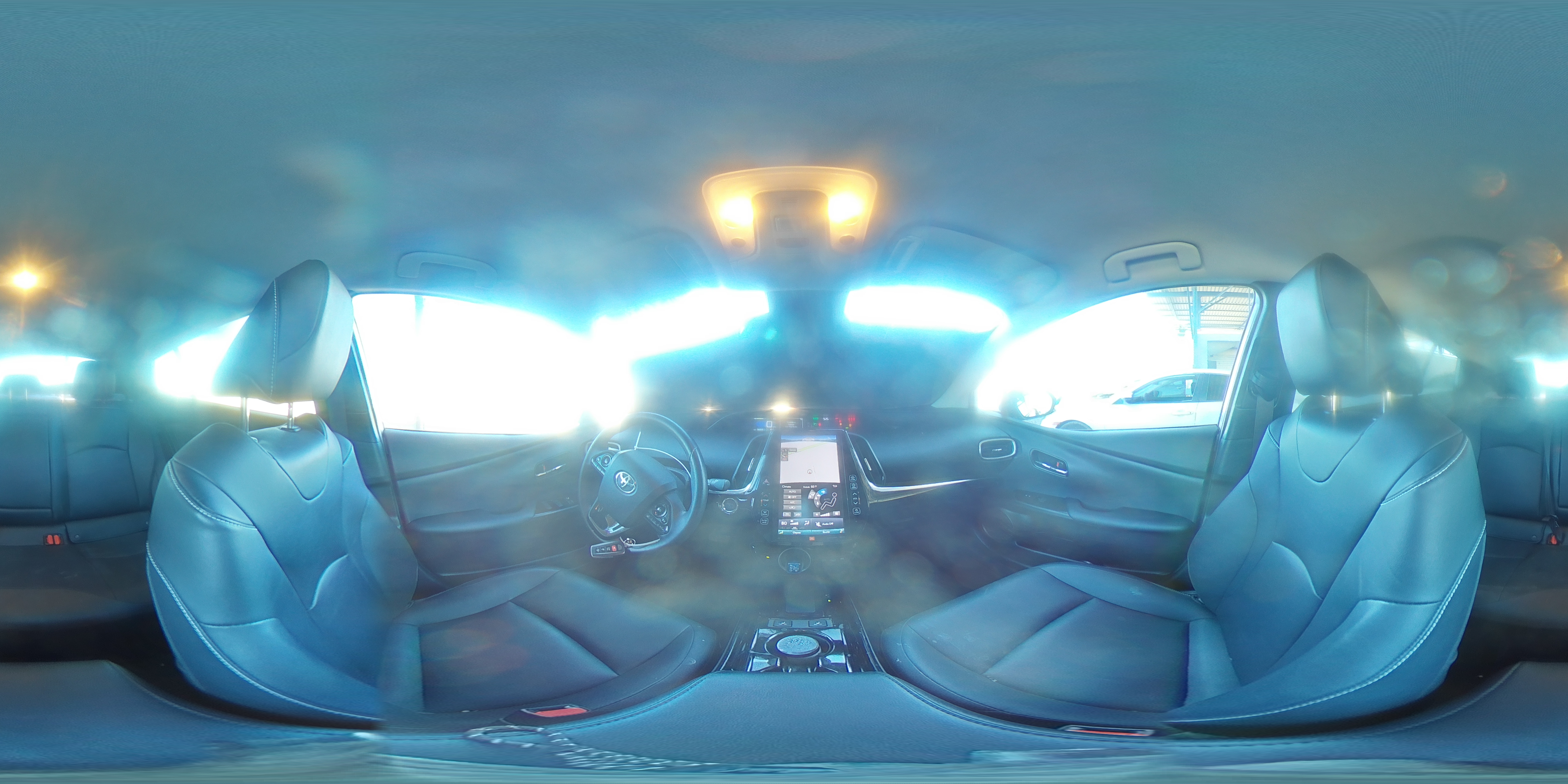 2020 Toyota Prius - Image 13