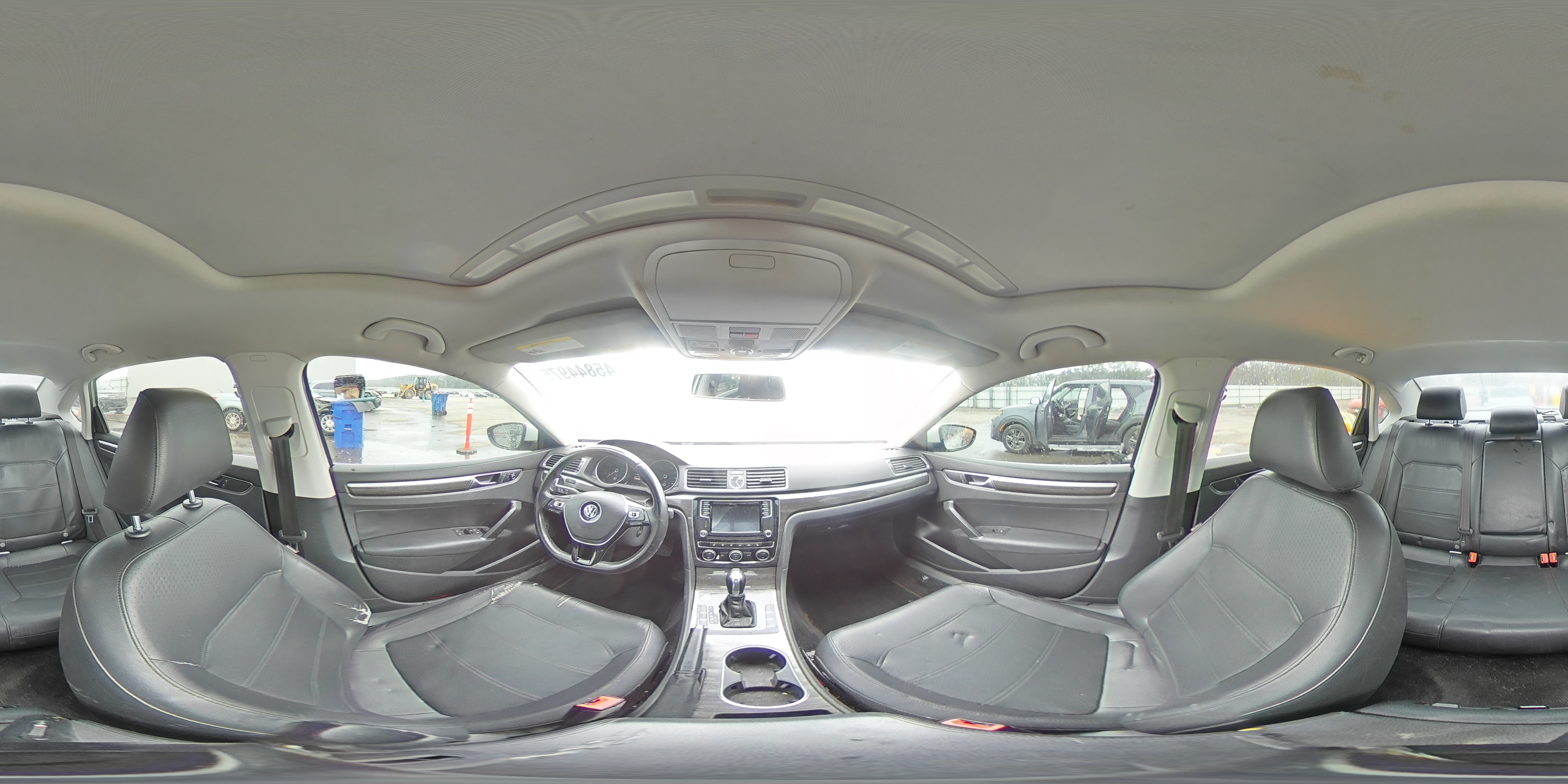 2017 Volkswagen Passat - Image 15
