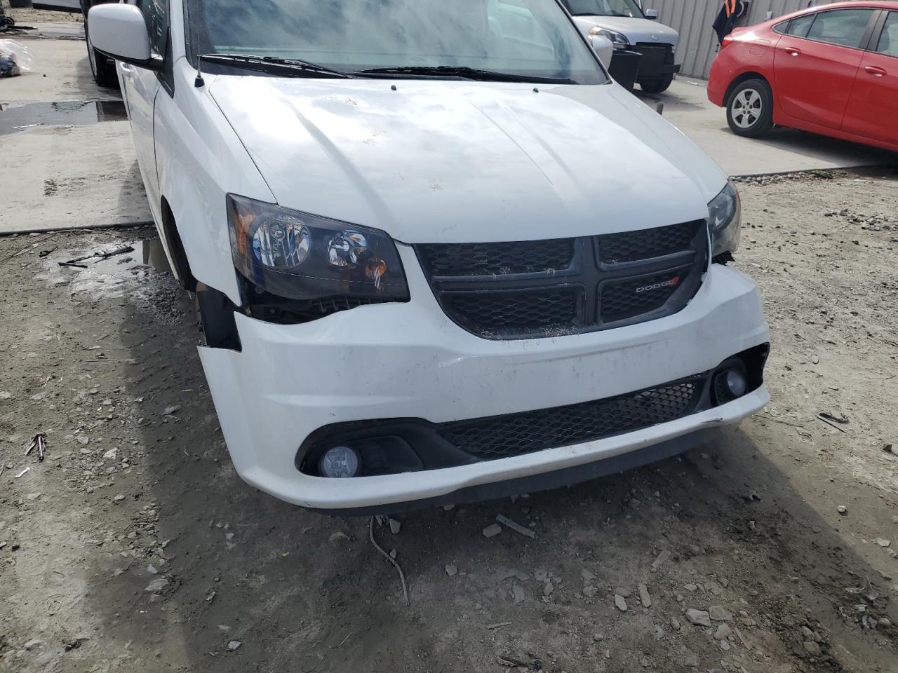2018 Dodge Caravan - Image 9