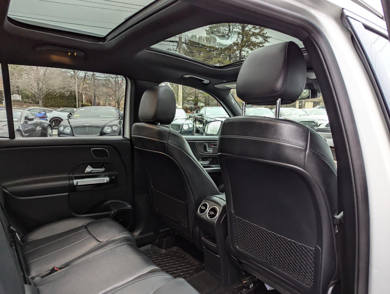 2021 Mercedes-Benz GLB - Image 10