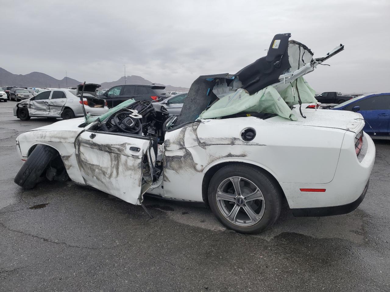2019 Dodge Challenger - Image 2