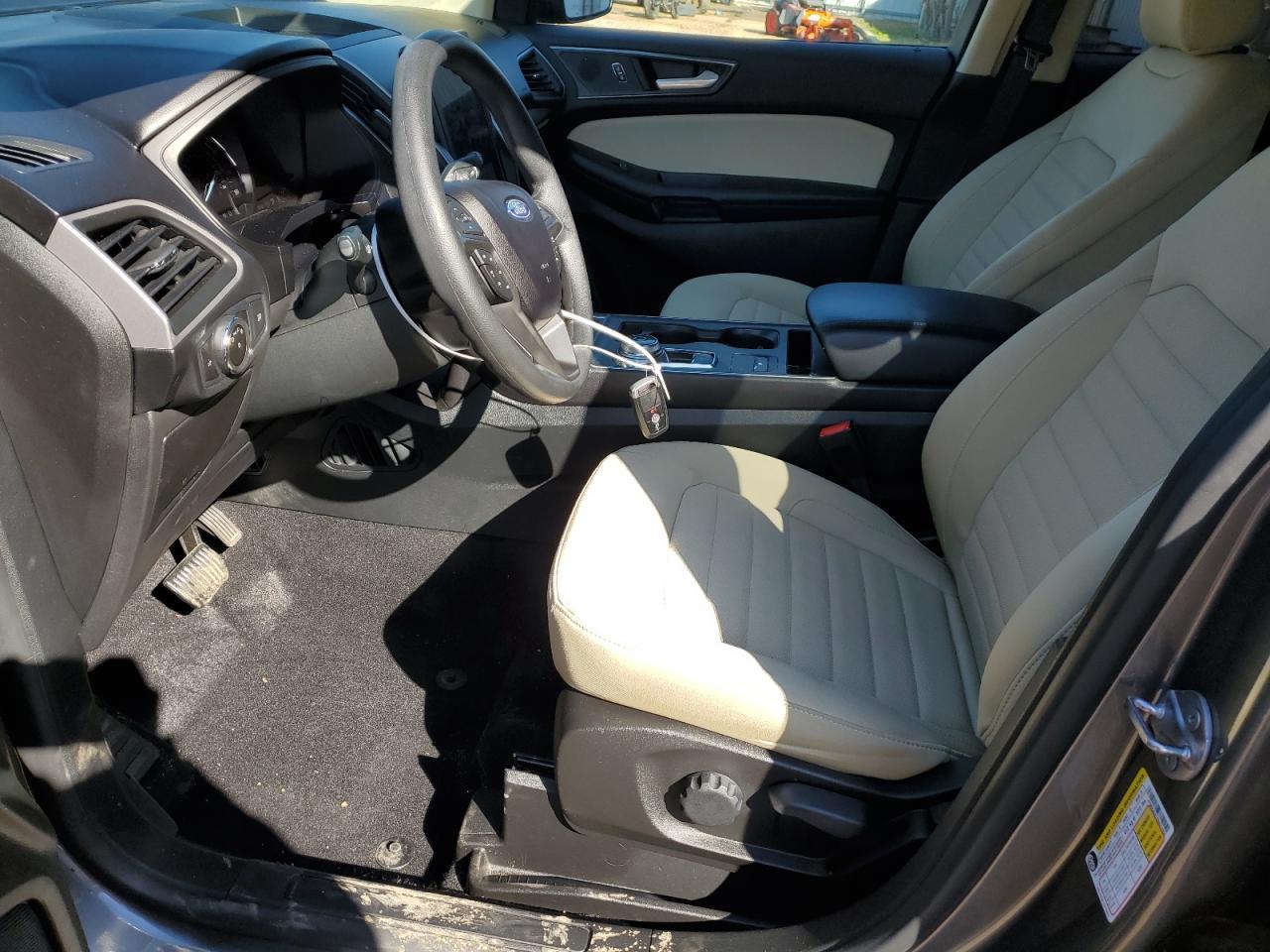 2023 Ford Edge - Image 7