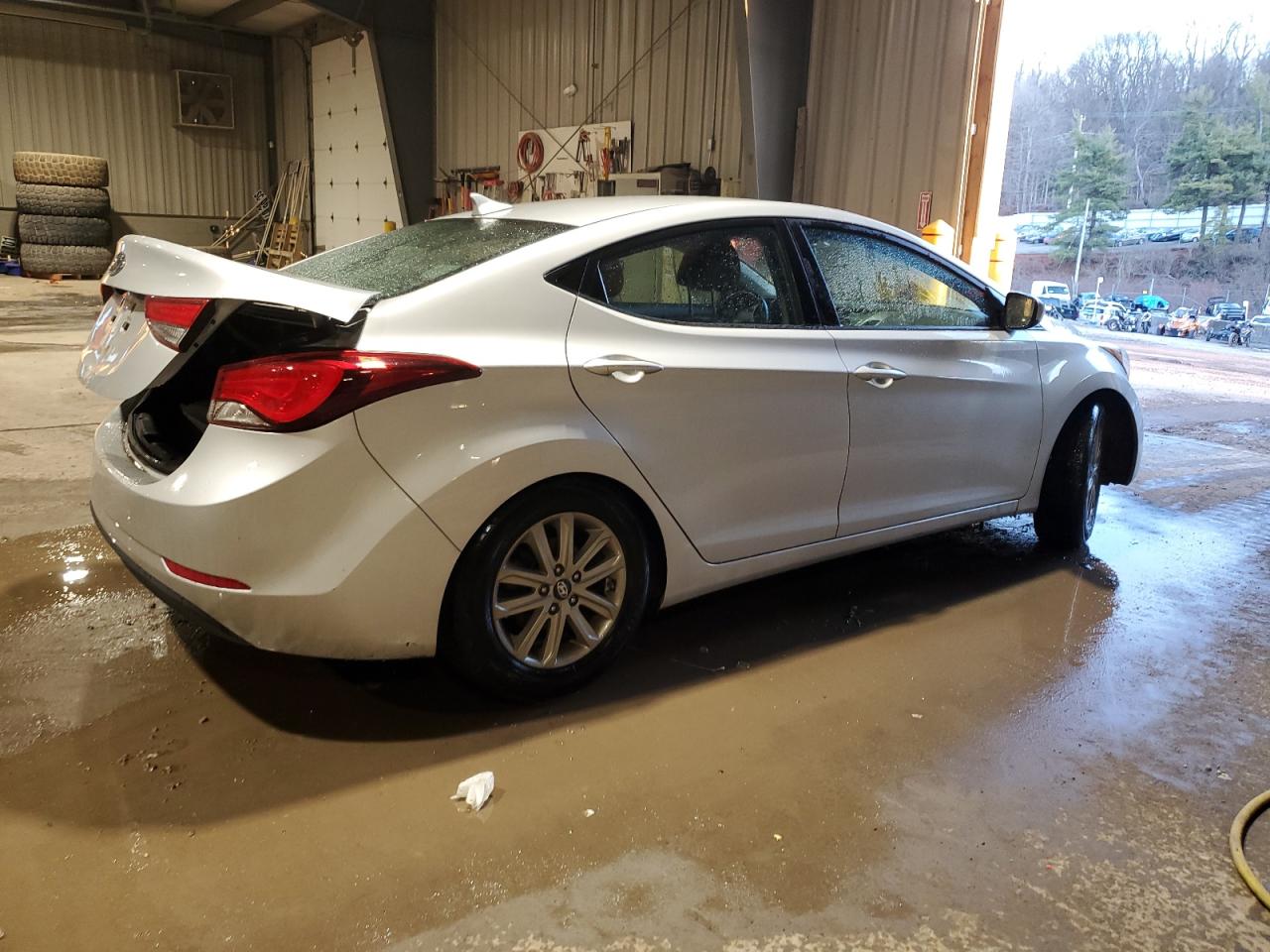 2015 Hyundai Elantra - Image 3