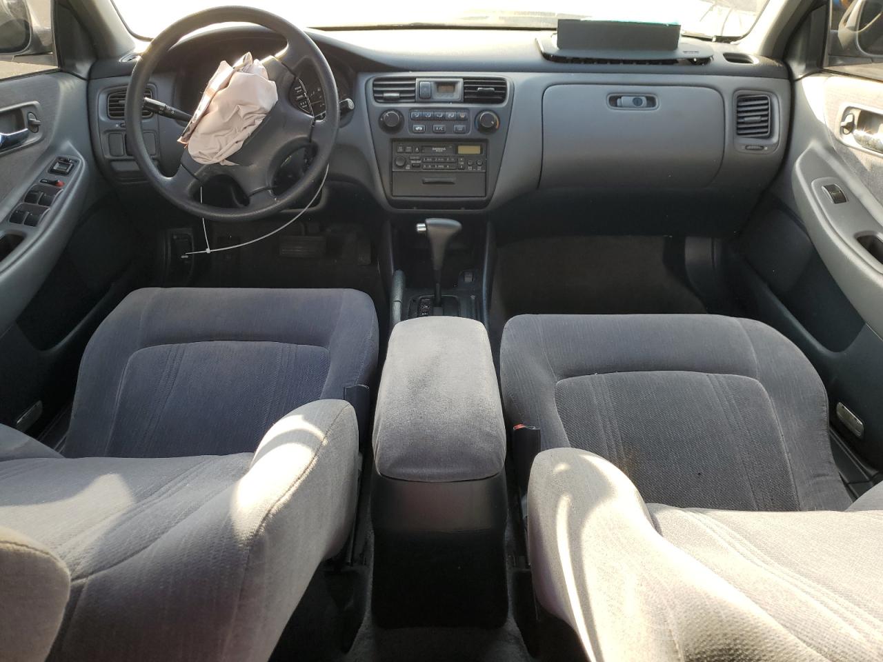 2000 Honda Accord - Image 8