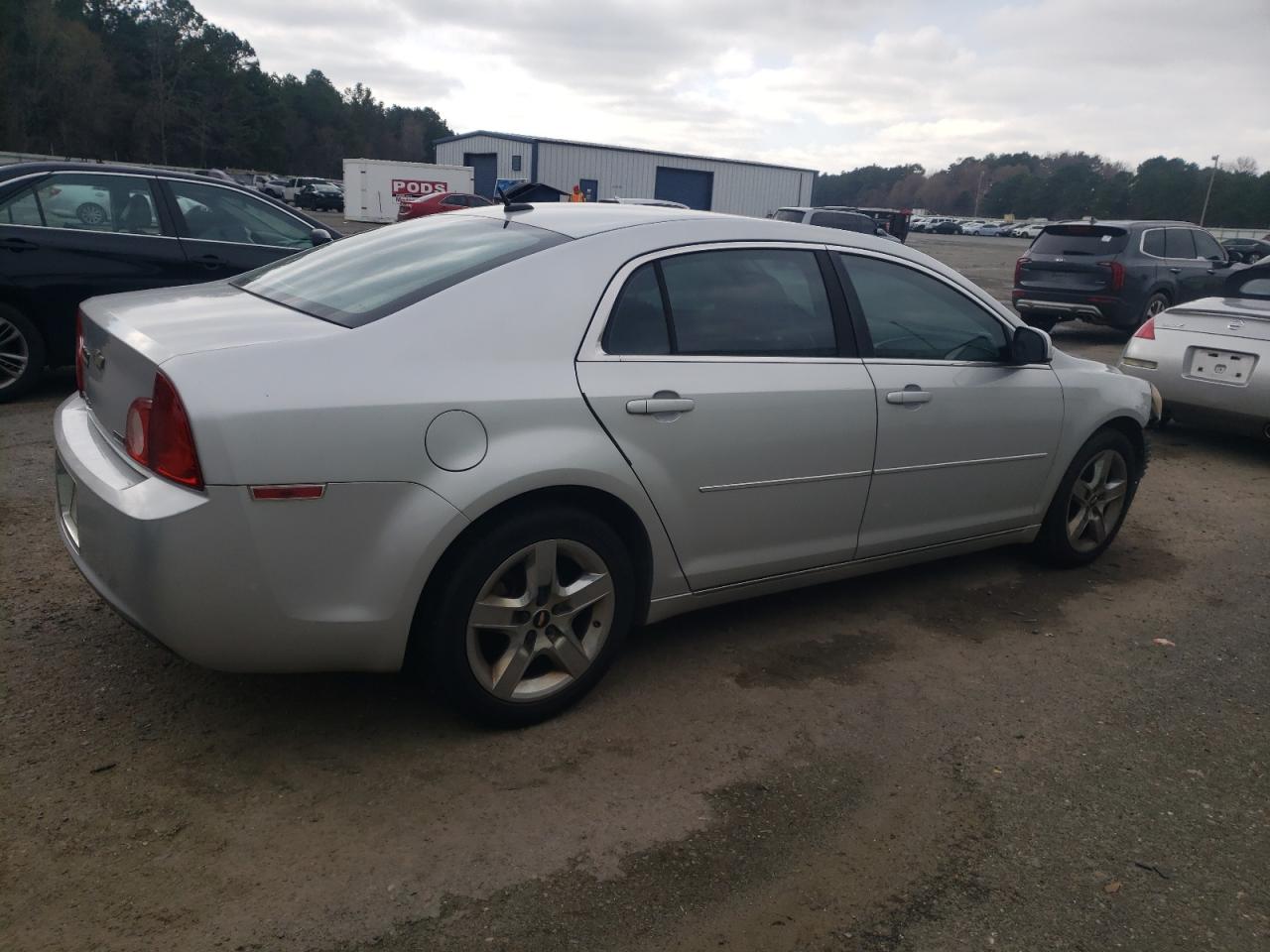 2010 Chevrolet Malibu - Image 3
