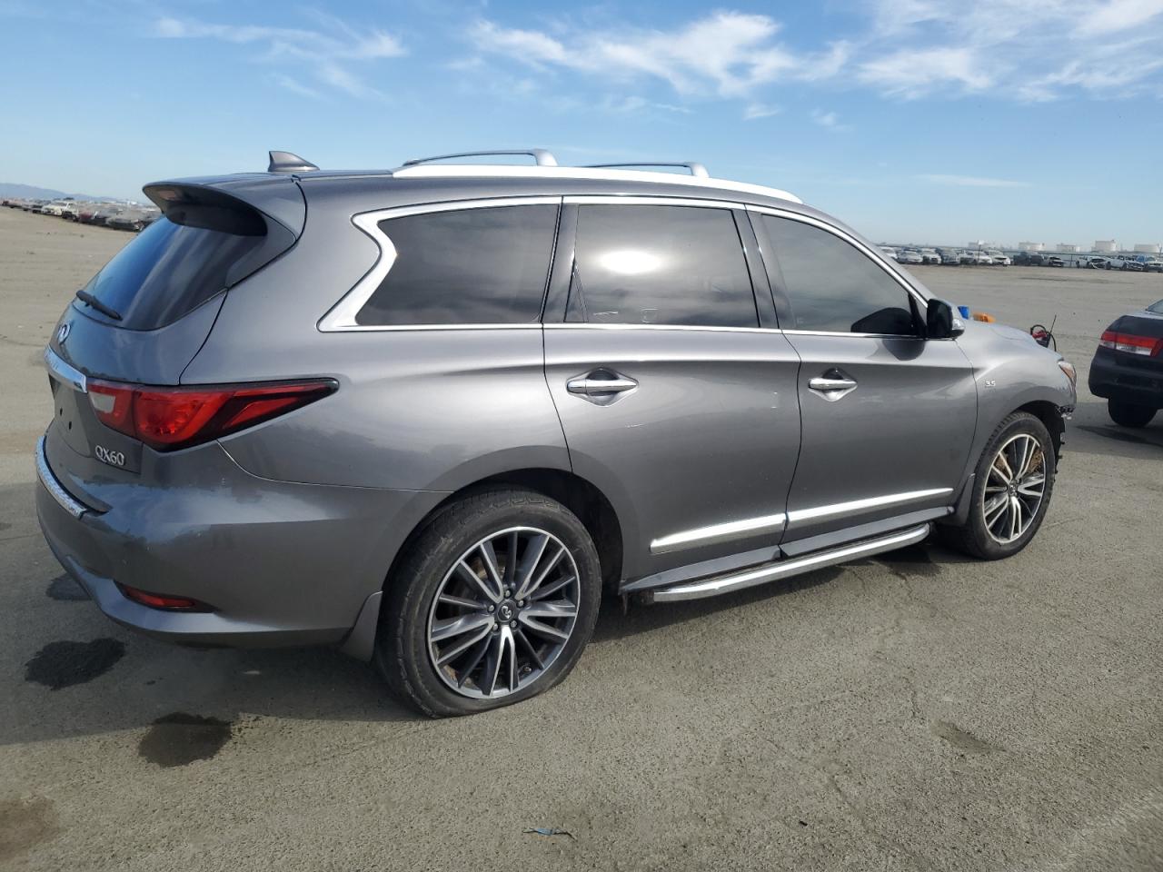 2017 Infiniti QX60 - Image 3