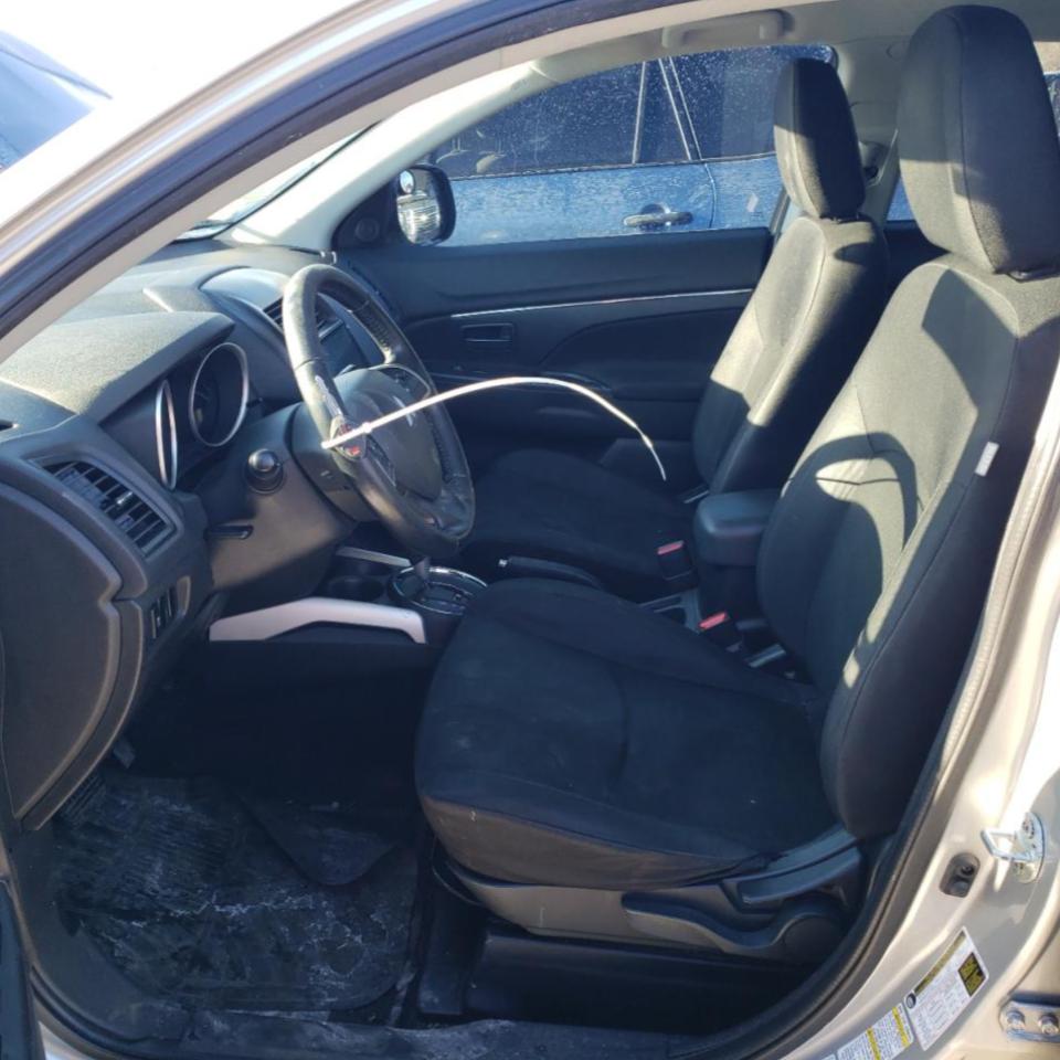 2014 Mitsubishi Outlander - Image 7