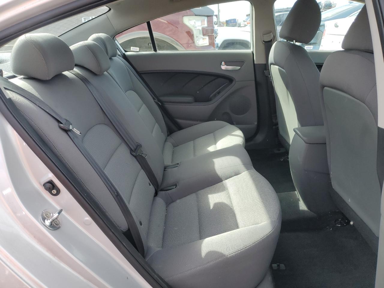 2017 Kia Forte - Image 10