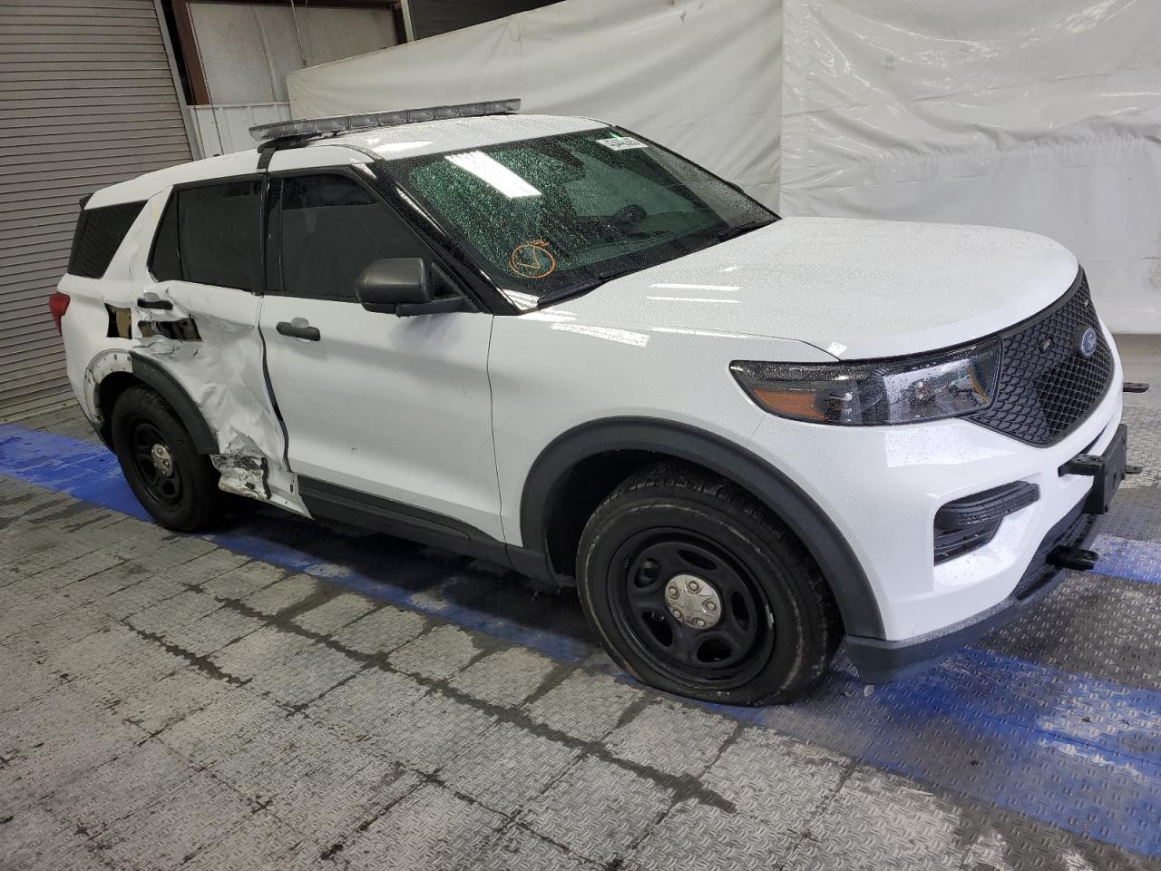 2022 Ford Explorer - Image 4