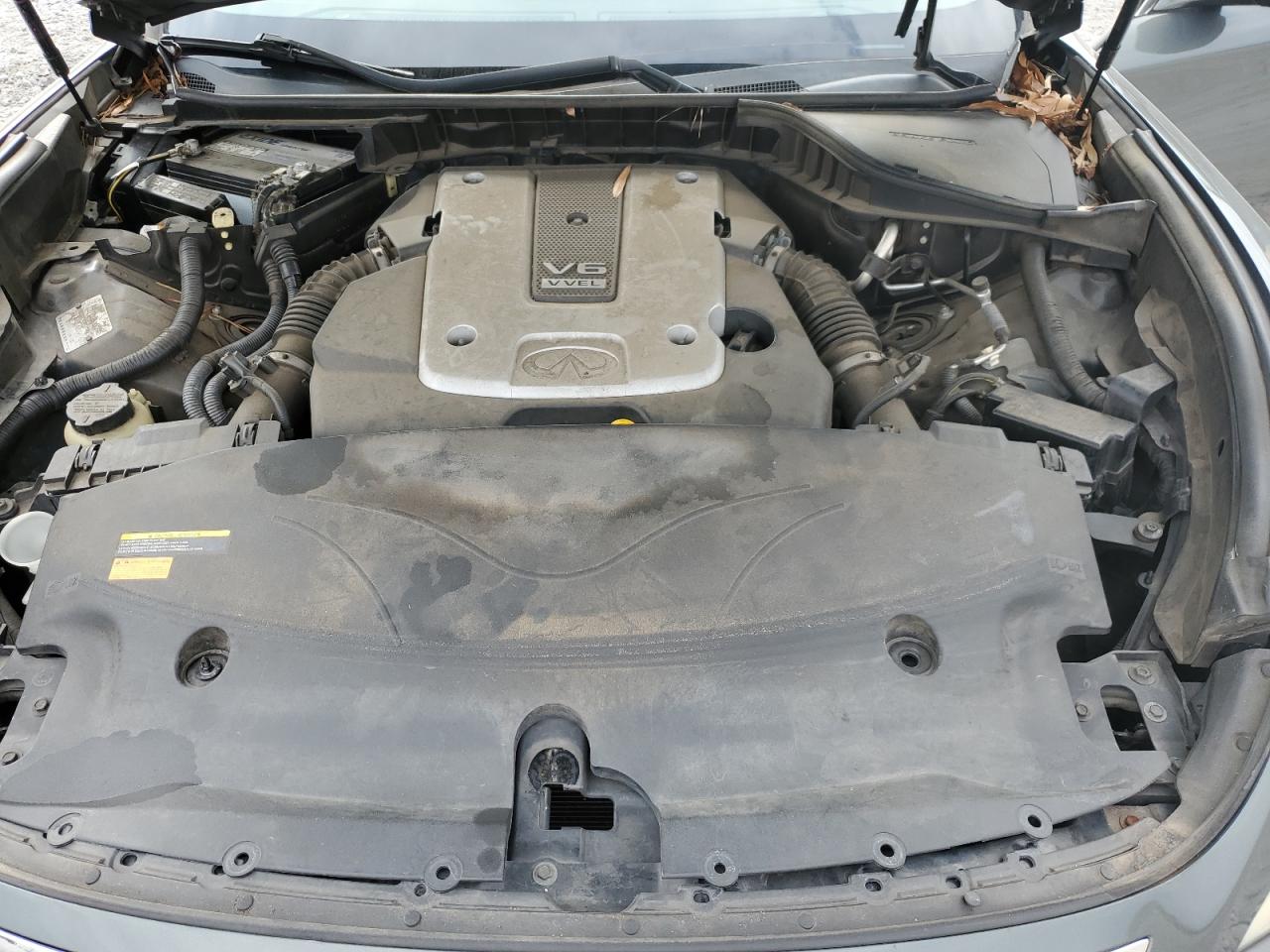 2011 Infiniti M - Image 11