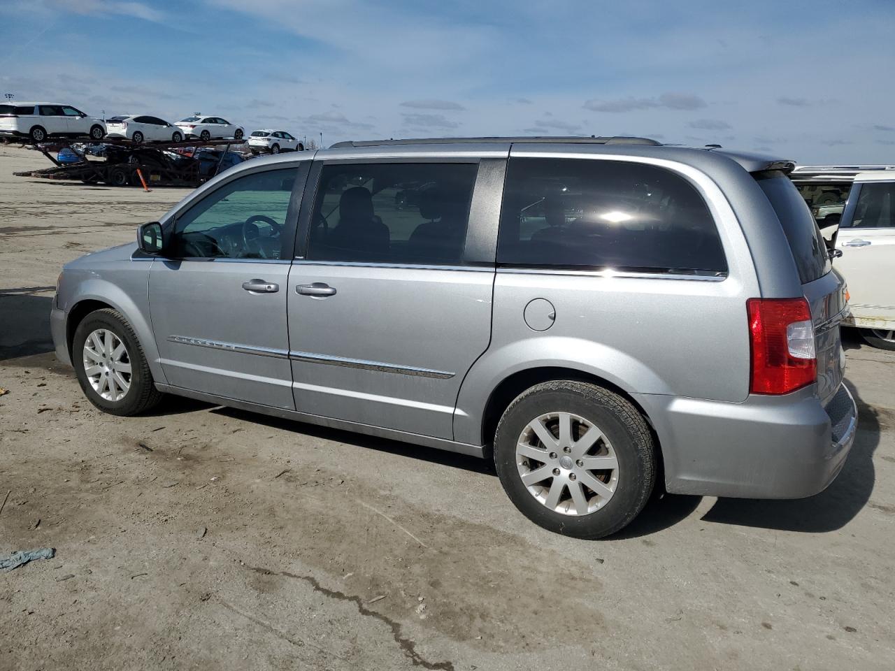 2013 Chrysler Town & Country - Image 2
