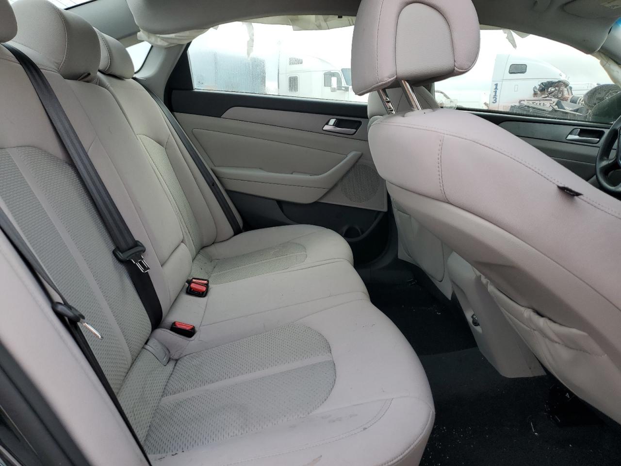 2015 Hyundai Sonata - Image 11