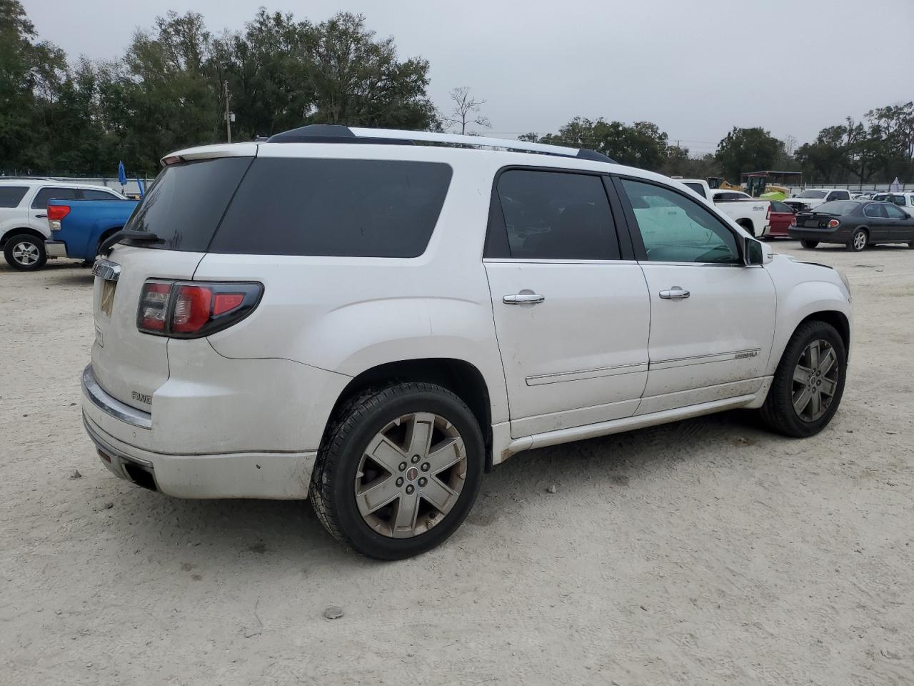 2016 GMC Acadia - Image 3
