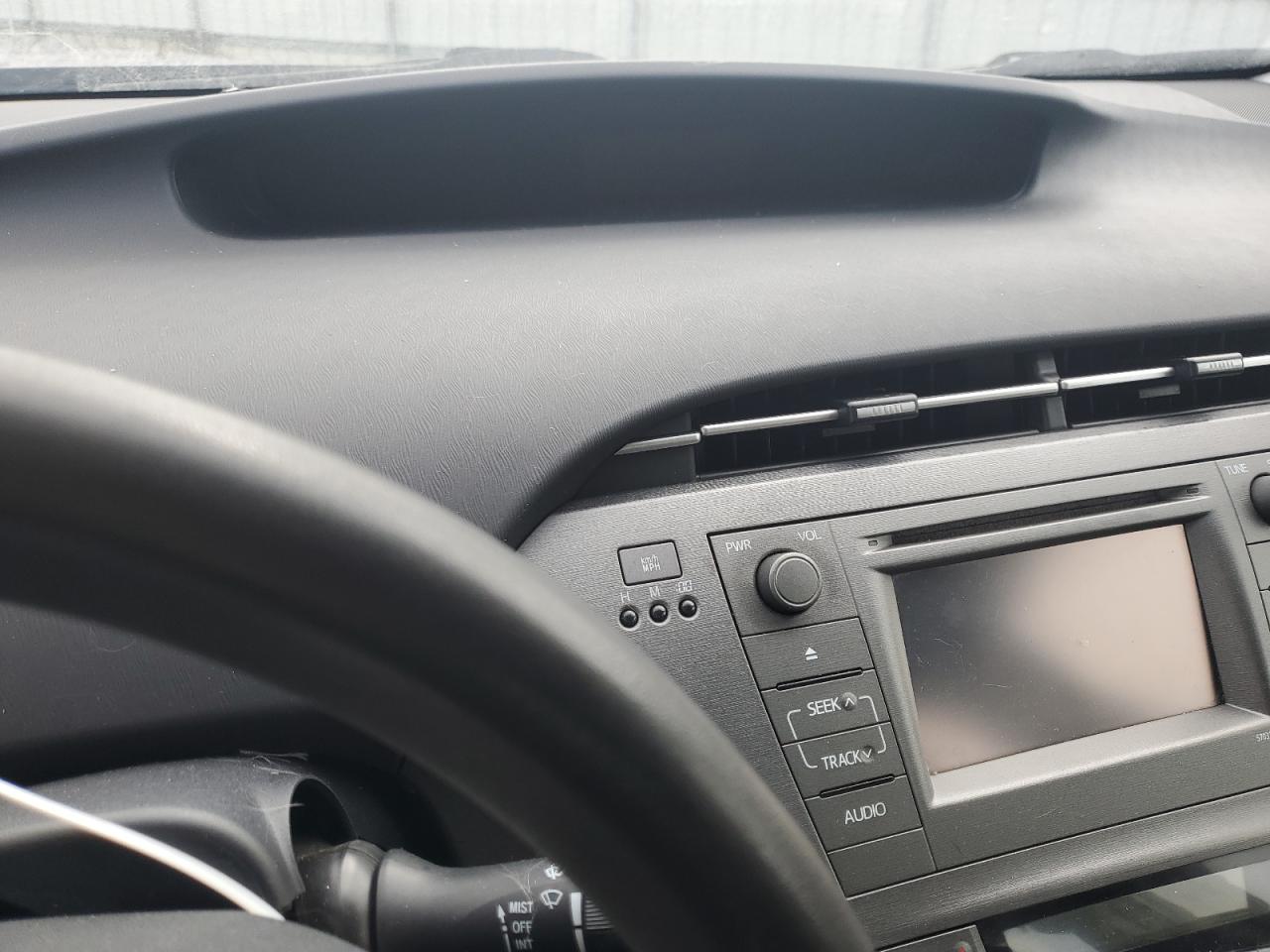2015 Toyota Prius - Image 9