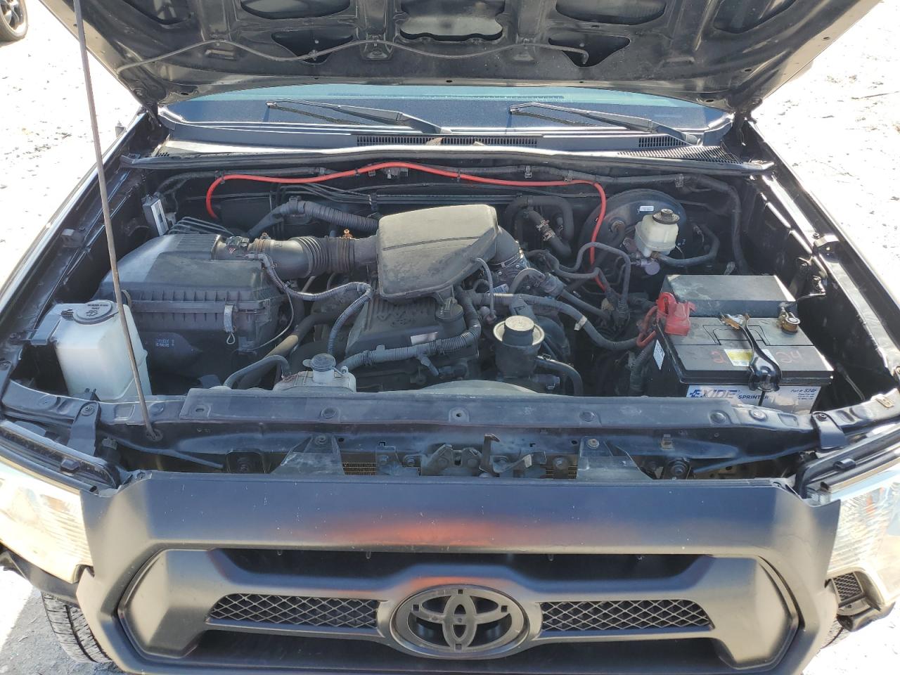 2015 Toyota Tacoma - Image 12