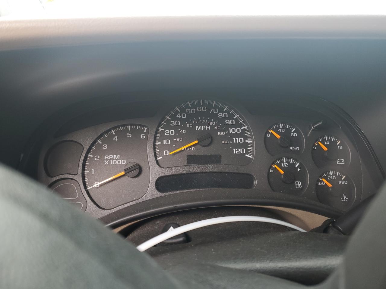 2003 Chevrolet Suburban - Image 9
