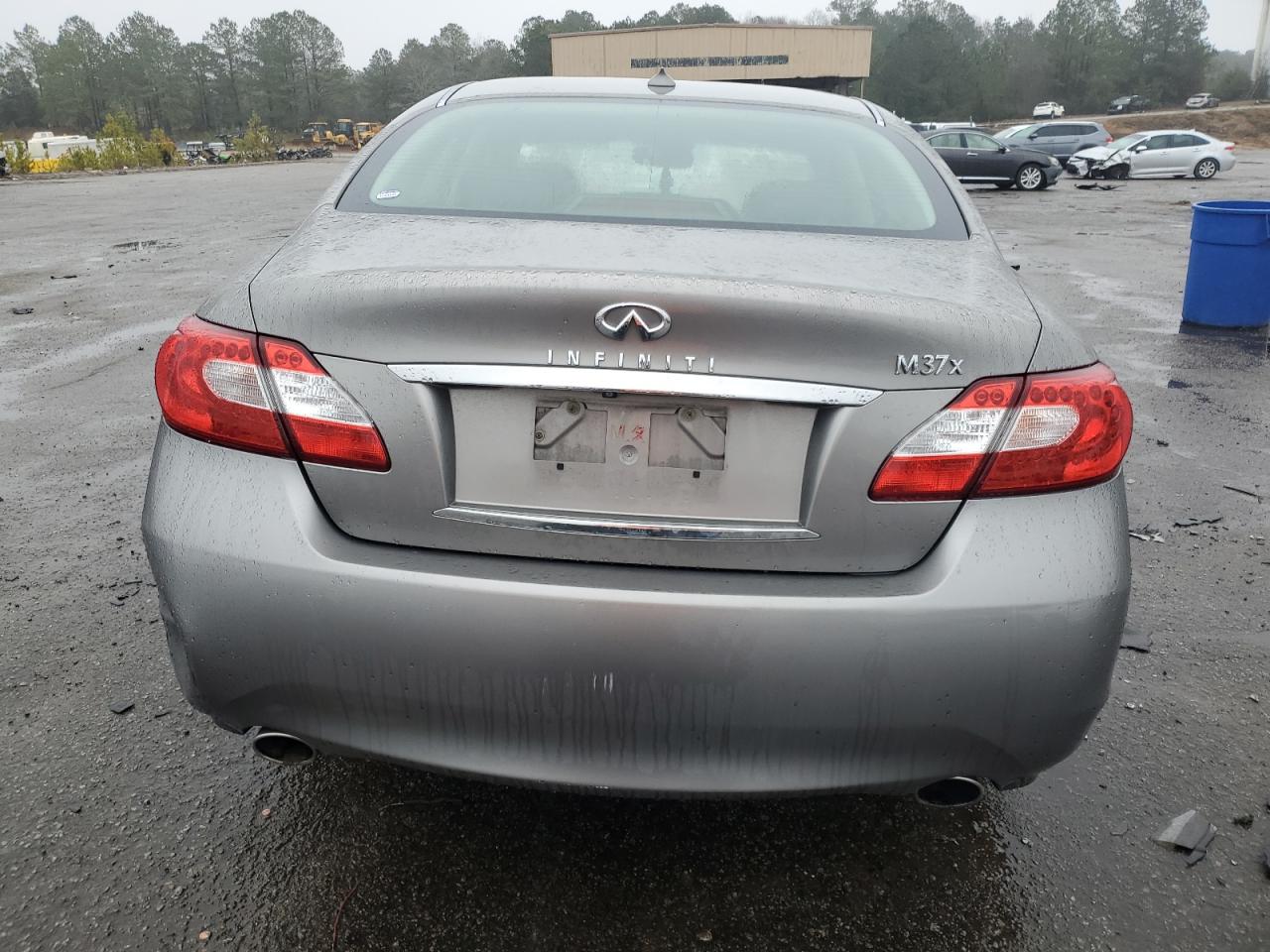 2012 Infiniti M - Image 6