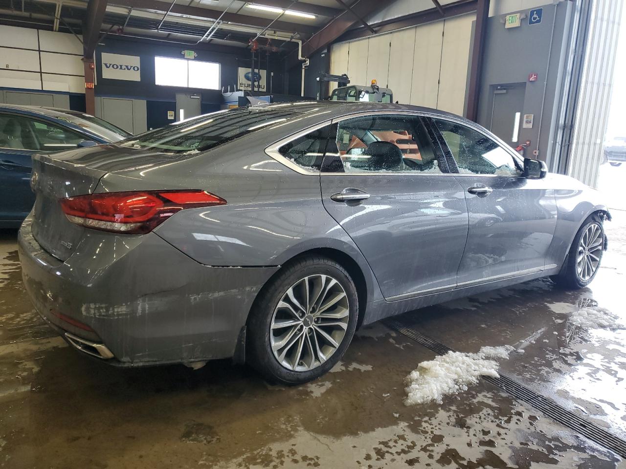 2016 Hyundai Genesis - Image 3