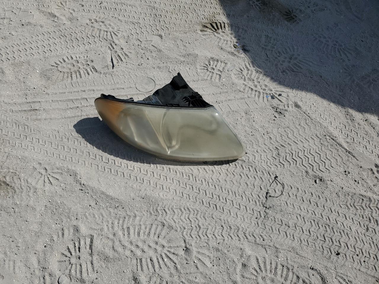 2005 Chrysler Town & Country - Image 13